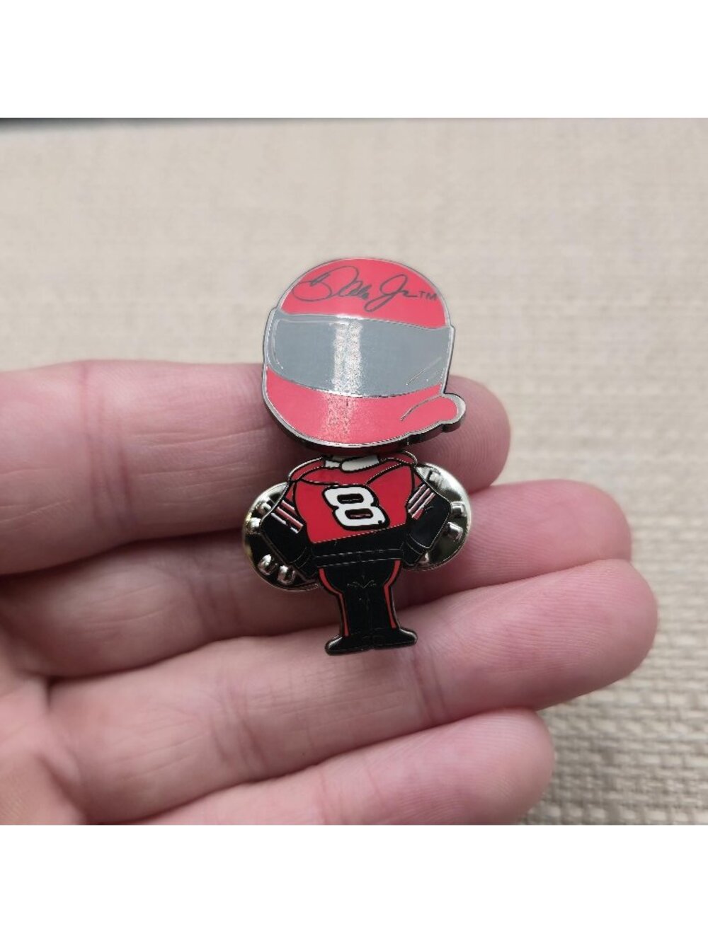Dale Earnhardt Jr 8 Budweiser NASCAR Driver Bobblehead Enamel Lapel Pin A8799